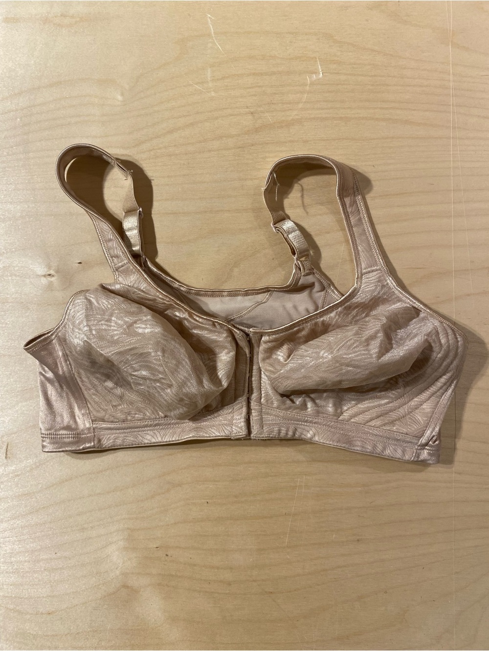 Playtex Front-Closure Wire-Free Bra in Light Nude 38C (BM)